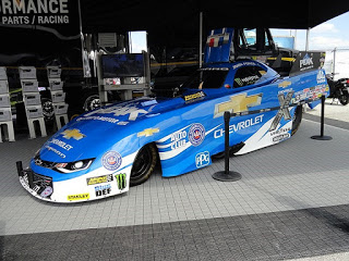 A picture of a top fuel funny car.